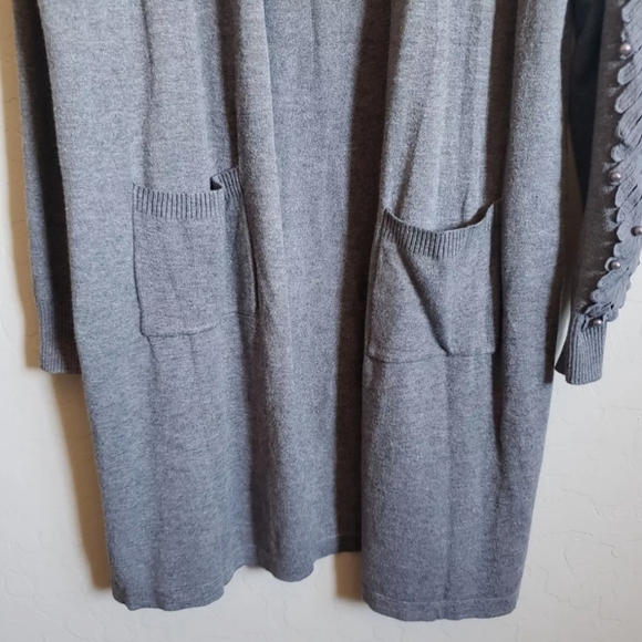 Ember Gray Open Front Cardigan Sweater With Beaded Sleeve. Size M. - Picture 4 of 7